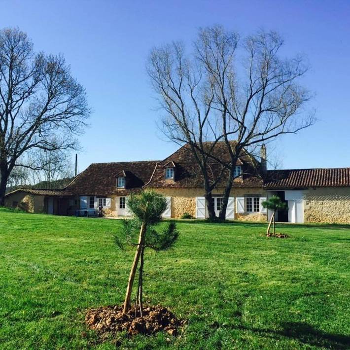 Location de vacances pour 8 personnes, avec terrasse ainsi que piscine et vue, animaux acceptés à Issac - 4