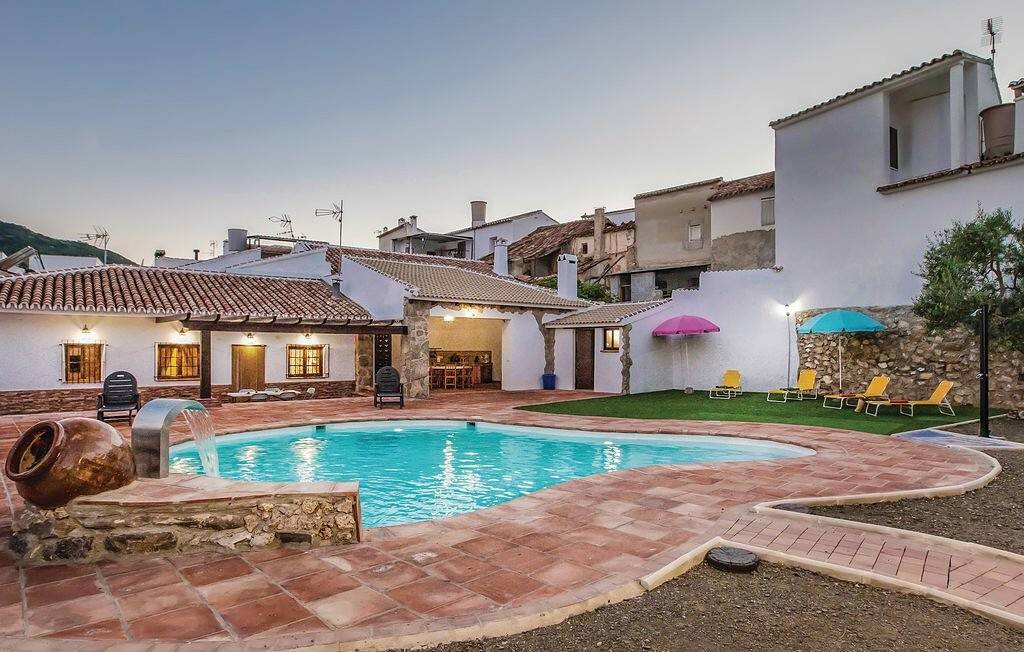 Apartamento para 11 Personas en Mondrón, Periana