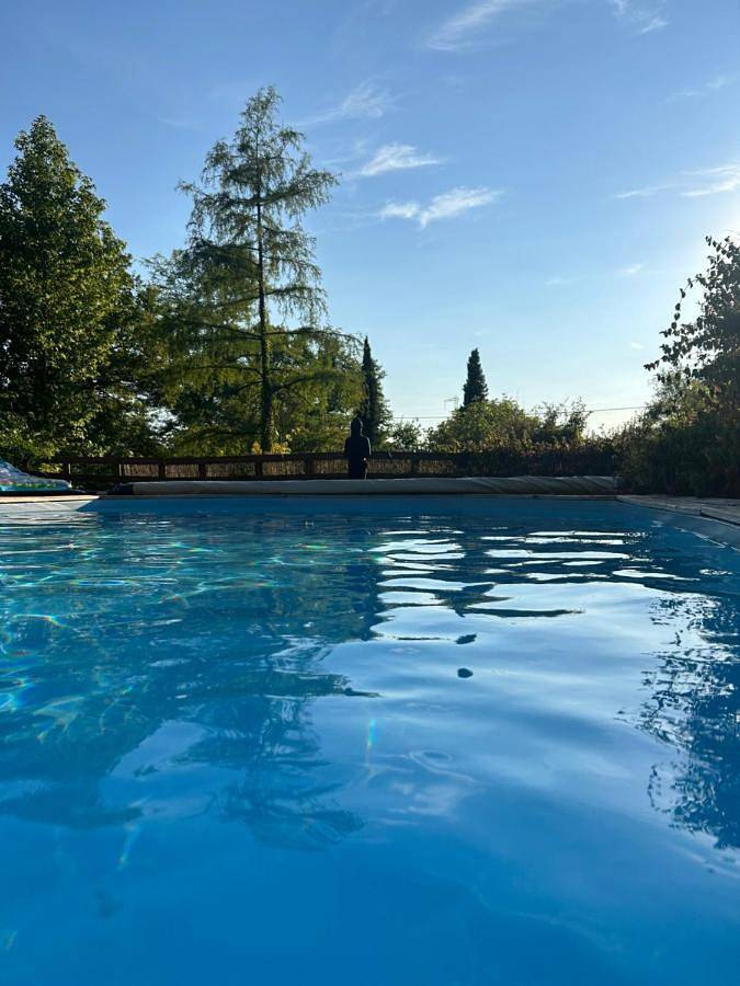 Gîte pour 2 personnes, avec vue ainsi que jardin et piscine à Prissac - 2