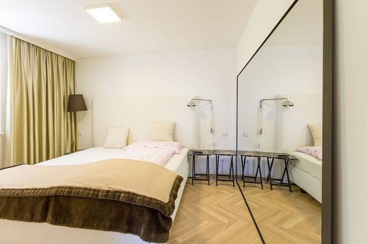 Ferienwohnung für 6 Personen, mit Whirlpool und Balkon sowie Garten in Gmunden - 3