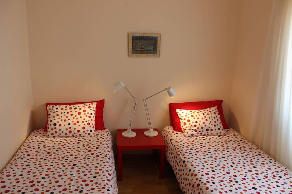 Ganze Wohnung, Wohnung mit Balkon und Grill, 2 km von Baleal, komplett ausgestattet in Ferrel, Leiria District
