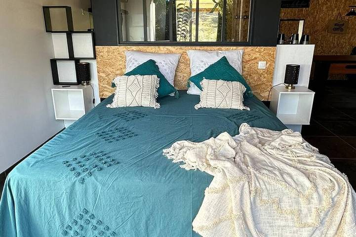 Gîte pour 2 personnes, avec Jacuzzi et Terrasse ainsi que Jardin et Sauna à Malves-en-Minervois - 3