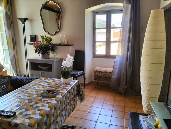 Gîte pour 4 personnes, avec terrasse à Santa-Reparata-di-Balagna