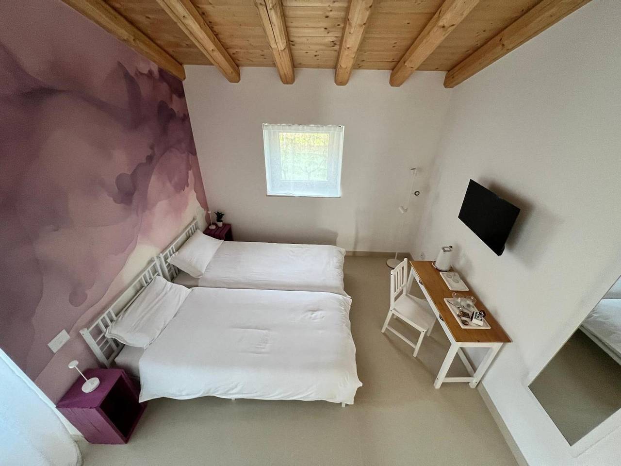 Wine Room with Shared Garden, Wi-Fi and Air Conditioning in Negrar, Verona Province