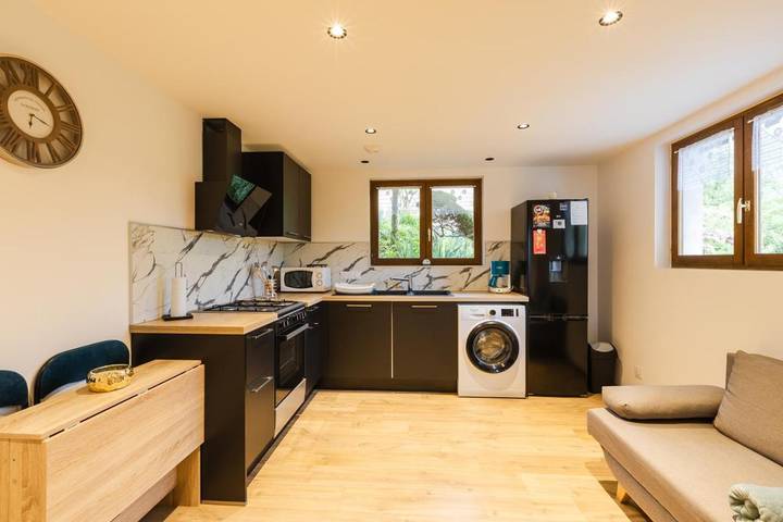 Gîte pour 4 personnes, avec vue et jardin à Ugine - 3