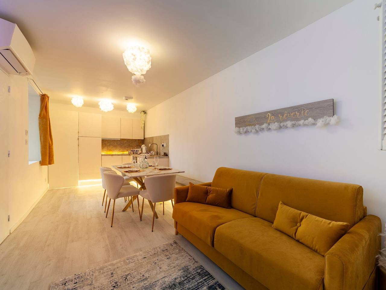 Entire apartment, Apartment with spa and sauna, Vierzon historical center in Vierzon, Vierzon Region