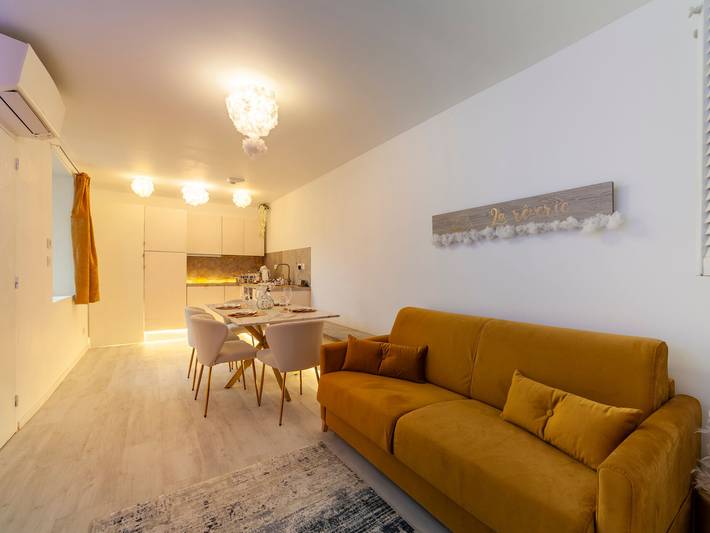 Entire apartment, Apartment with spa and sauna, Vierzon historical center in Vierzon, Vierzon Region
