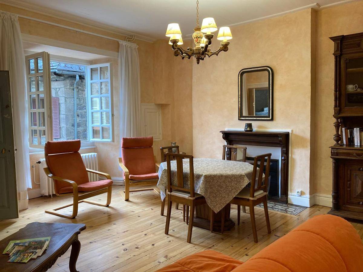Appartement entier, Maison des Princes de Monaco in Vic-sur-Cère, Région d'Aurillac