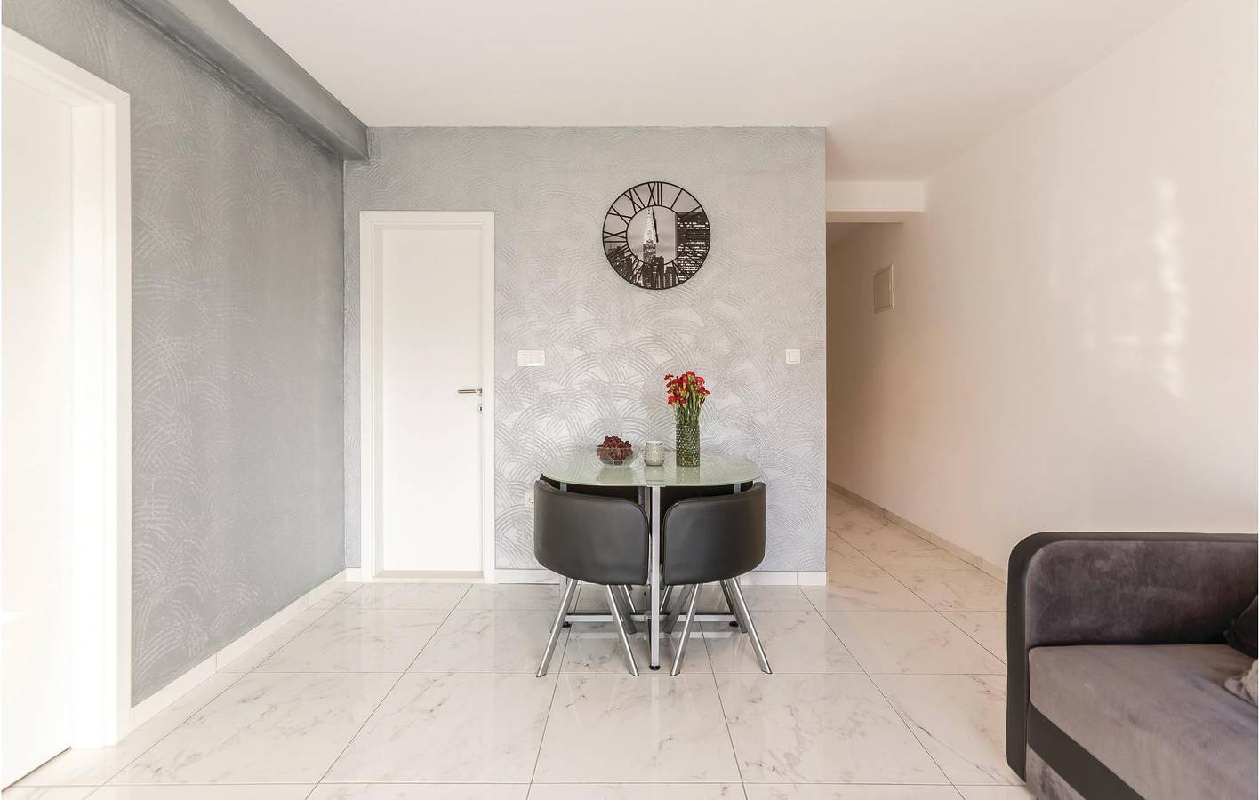 Ganze Ferienwohnung, Gemütliche Ferienwohnung mit Pool und Terrasse, 2 km vom Strand Strobec entfernt in Podstrana, Split-Dalmatien