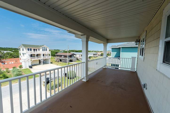 Vacation rental for 7 people, with hot tub and yard in Kitty Hawk