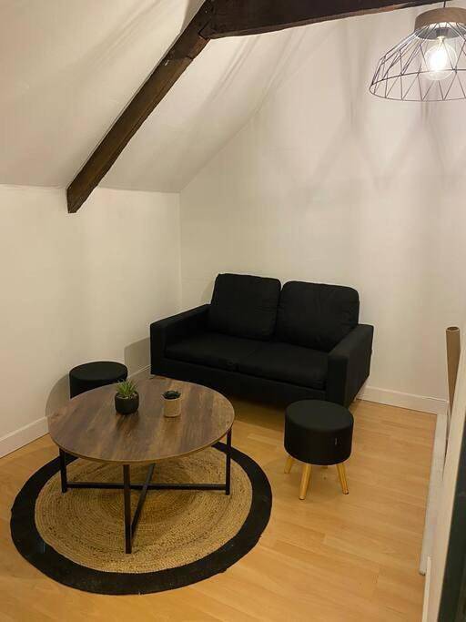 Appartement entier, One-Bedroom Apartment in Lesneven, Région de Brest