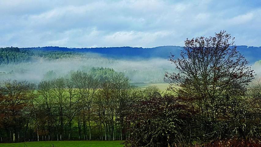 Location de vacances pour 6 personnes, avec Balcon et Terrasse ainsi que Jardin et Vue à Marsac-en-Livradois