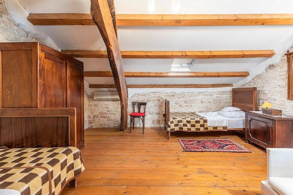 Ganze Wohnung, Ferienwohnung Peresiji Auc mit Pool in Svetvinčenat, Zentralistrien