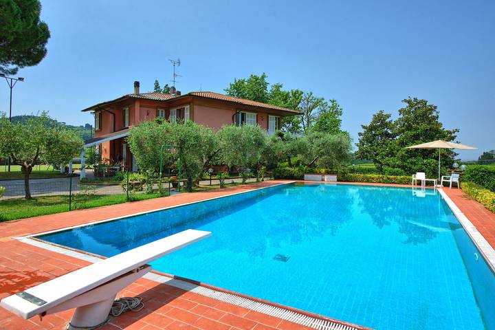 Casa vacanza per 8 persone, con giardino e terrazza a Montelupo Fiorentino