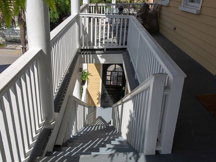 Vacation rental for 7 people, with yard and balcony, with pets in Charleston