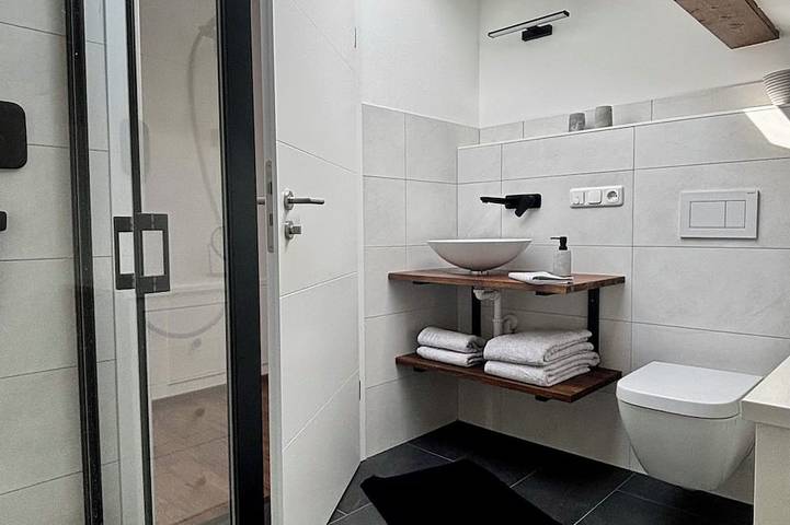 Ganze Wohnung, *Neu* - Urlaub im zauberhaften „Oberstübchen“ über den Dächern von Traunstein in Traunstein, Chiemsee