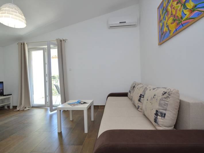 Gîte pour 4 personnes, avec jardin et terrasse à Tribunj - 2