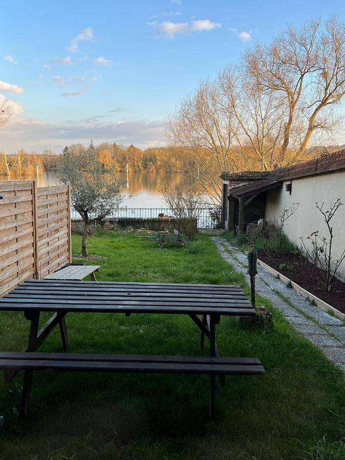 Three-Bedroom Home in Muids, Région de Les Andelys