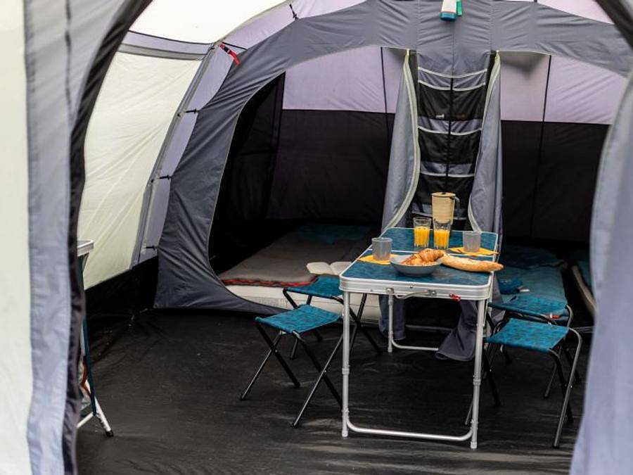 Camping La Grappe Fleurie - Tente 4 personnes - Diyourtent Option tente montée à l'arrivée in Fleurie, Beaujolais