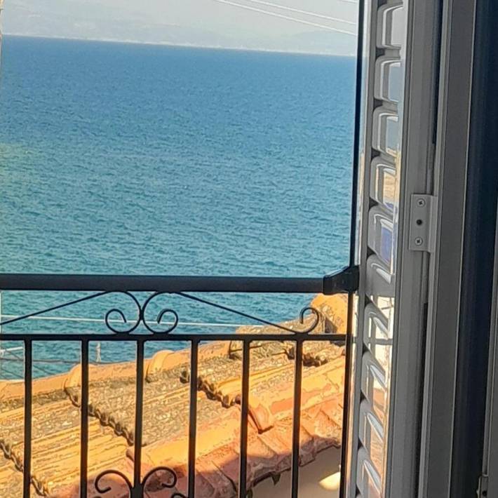 Gîte pour 2 personnes, avec balcon et vue dans Gytheion