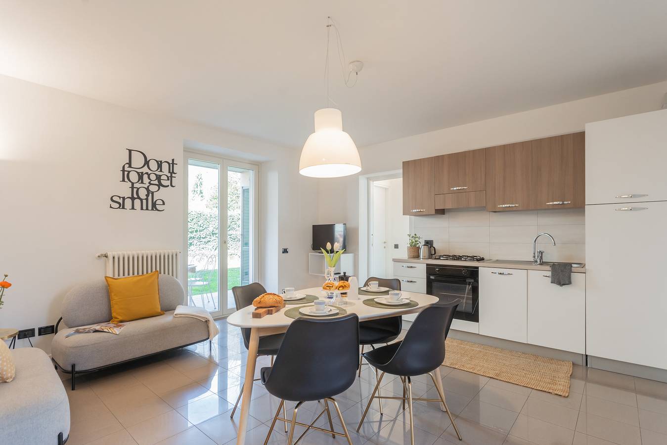 Appartamento intero, Ponente Balcony & Garden in Gravedona, Gravedona ed Uniti