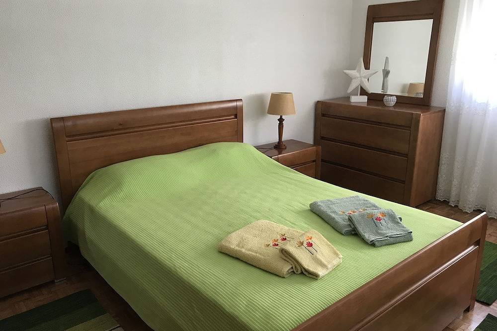 Apartamento inteiro, Apartamento T3 - Free Wi-Fi - 500m a pé da praia - Praia da Vieira in Praia da Vieira, Vieira de Leiria