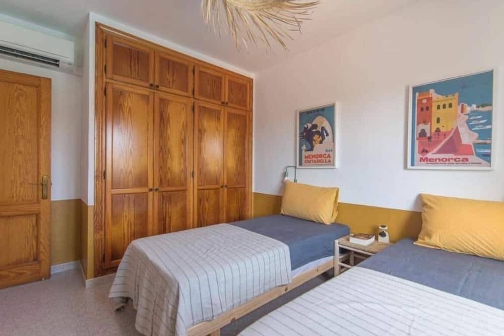 Villa Gabriela - Sleeps 8 - Son Remei, Punta Prima in Punta Prima, Sant Lluís