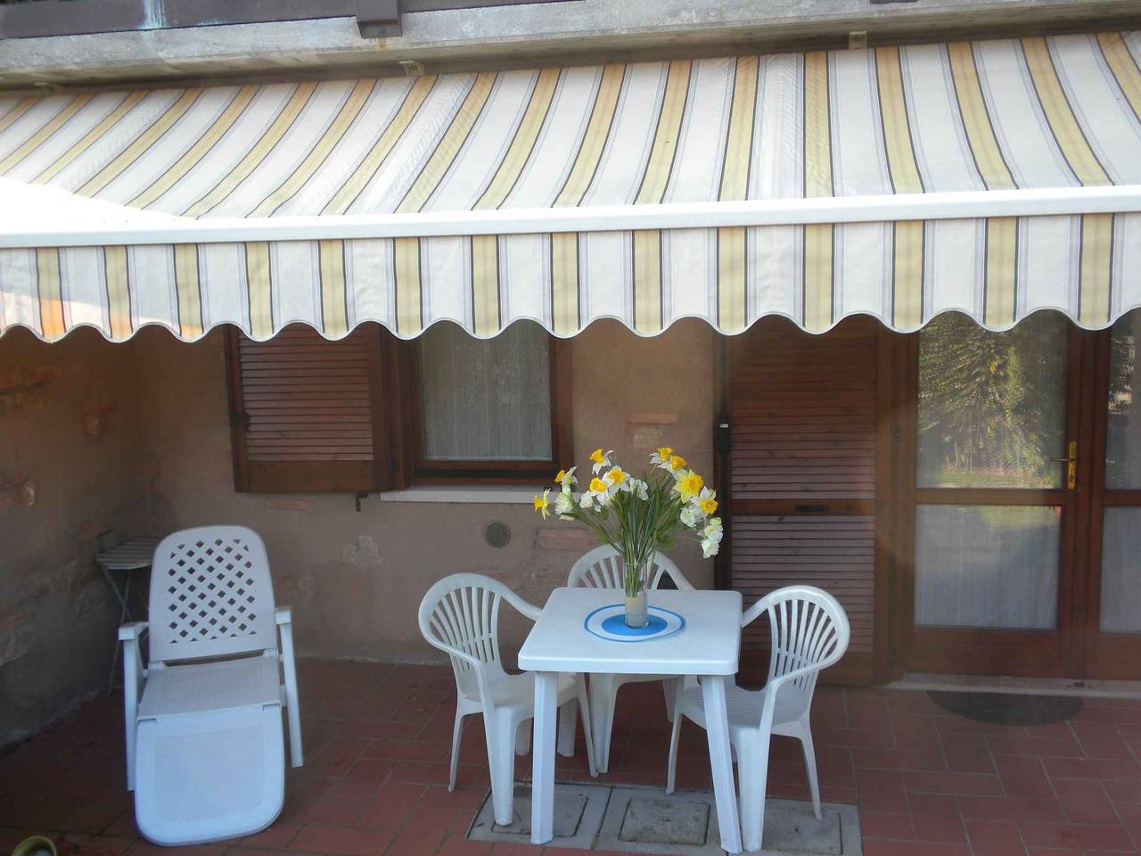 Ganze Ferienwohnung, Ferienwohnung mit privatem Garten in günstiger Lage zum See  in Lazise, Gardasee-Berge