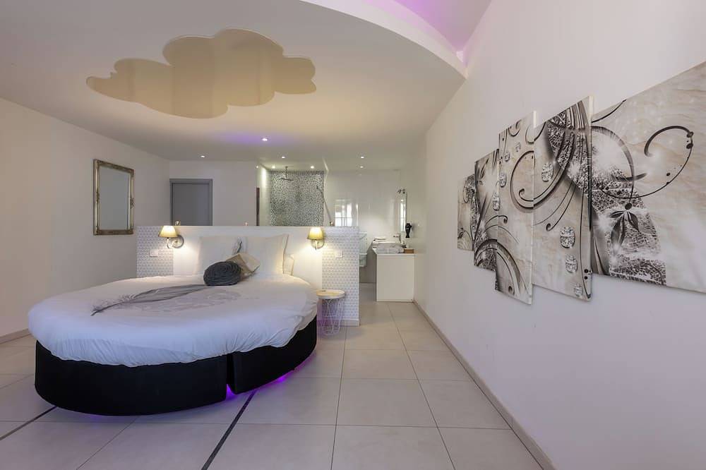 Entire apartment, Le Paradis Blanc in Bordeaux, Bordeaux region