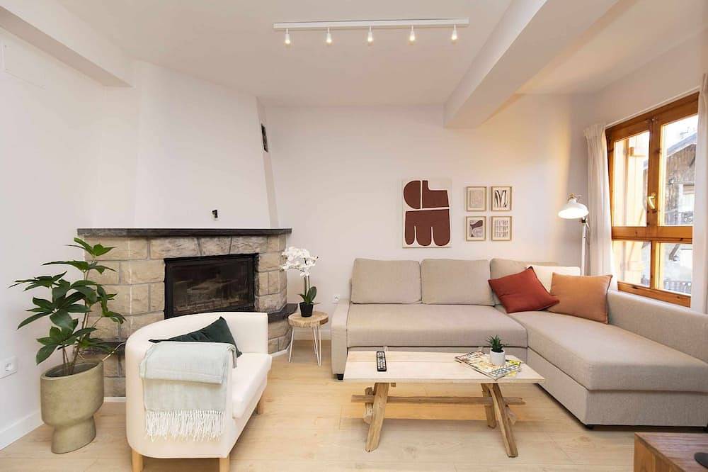 Entire apartment, Casa Josephine by Bevalle in Panticosa (Ski), Panticosa