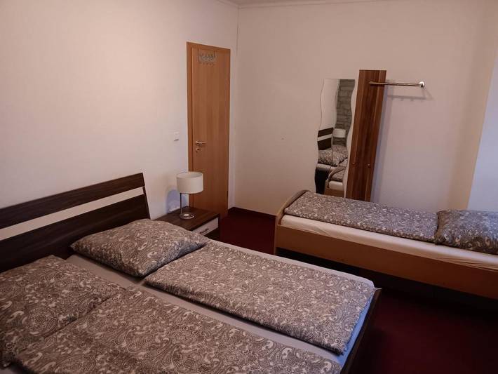 Ferienwohnung für 2 Personen, mit Terrasse und Garten in Bernburg - 2