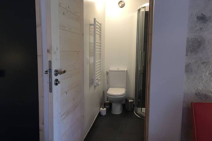 Gîte pour 2 personnes, avec jardin à Lathuile - 4