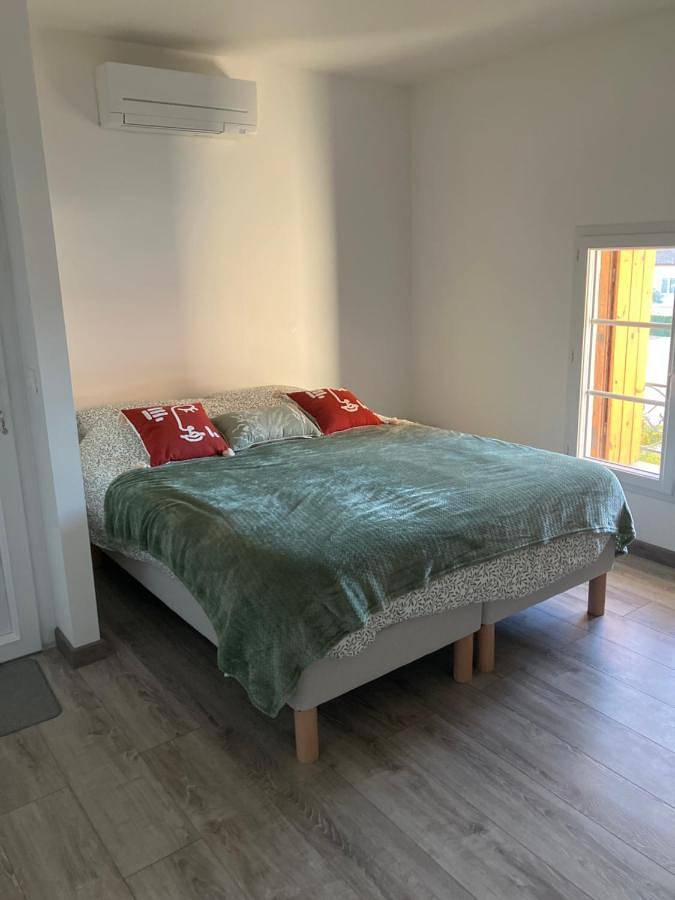 Maison d’hôte pour 2 personnes, avec Terrasse et Jardin ainsi que Piscine et Vue