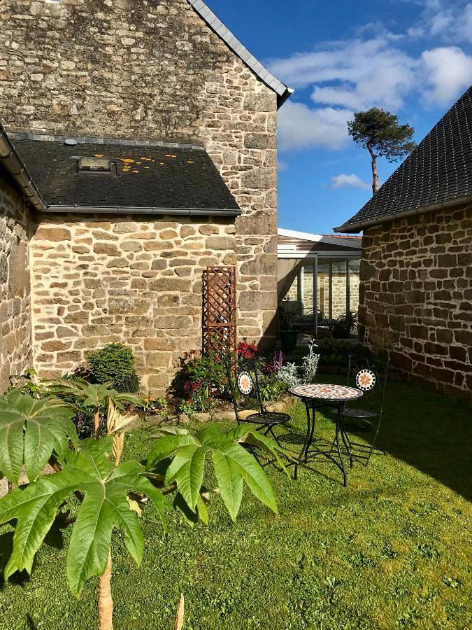 Gîte pour 2 personnes, avec jardin à Loguivy-Plougras - 4