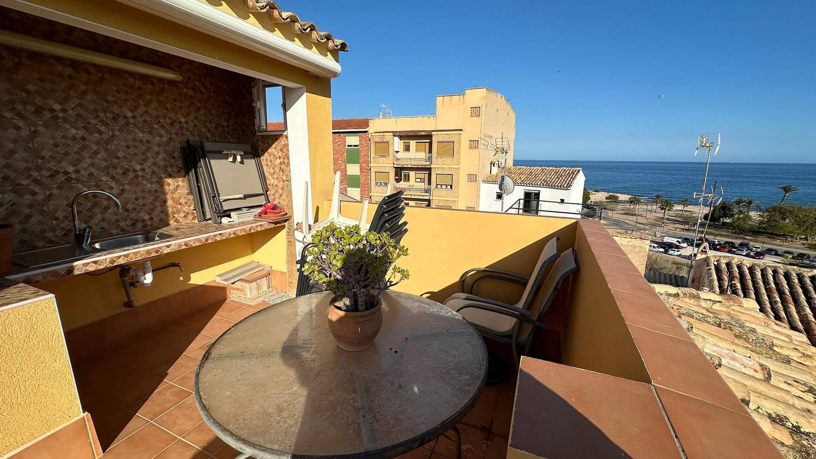 Casa de pueblo con gran terraza cerca de la playa in Villajoyosa, Costa Blanca