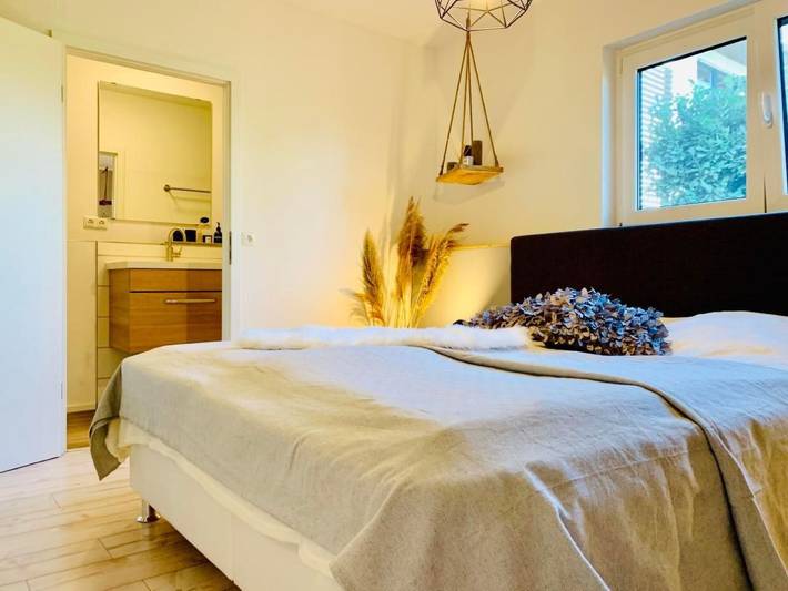 Ferienwohnung für 4 Personen, mit Terrasse und Garten sowie Ausblick in Remagen
