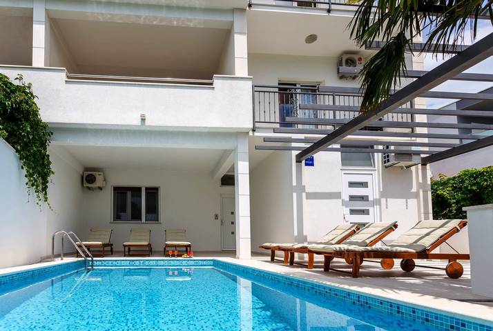 Ferienhaus für 10 Personen, mit Pool und Garten in Split-Dalmatien - 4
