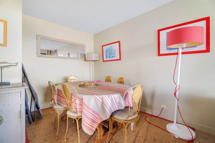 Apartamento entero, Apartamento "Vista al mar a 100 m de la playa" con vistas al mar y Wi-Fi in Saint-Briac-sur-Mer, Región de Saint-Malo