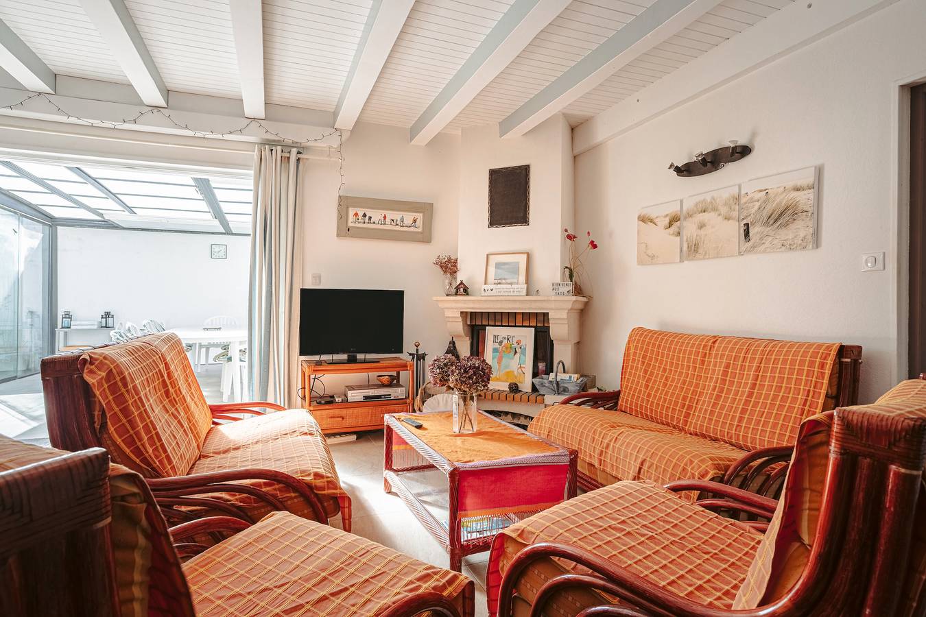 Villa 'Les Oyats' avec terrasse partagée, jardin privé et Wi-Fi in La Couarde-sur-Mer, Île de Ré