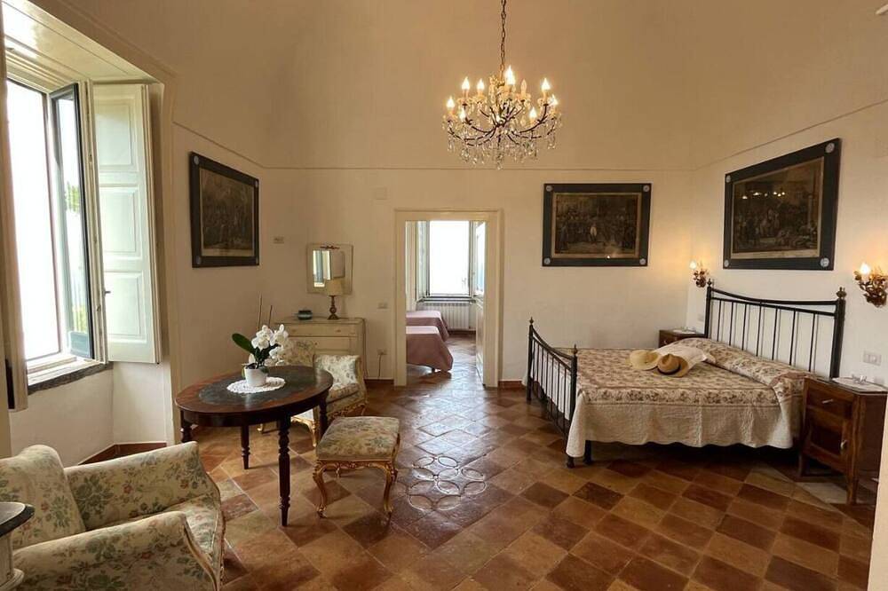 Halbinsel Sorrent - Der weiße Schmetterling in Marciano, Neapel Provinz