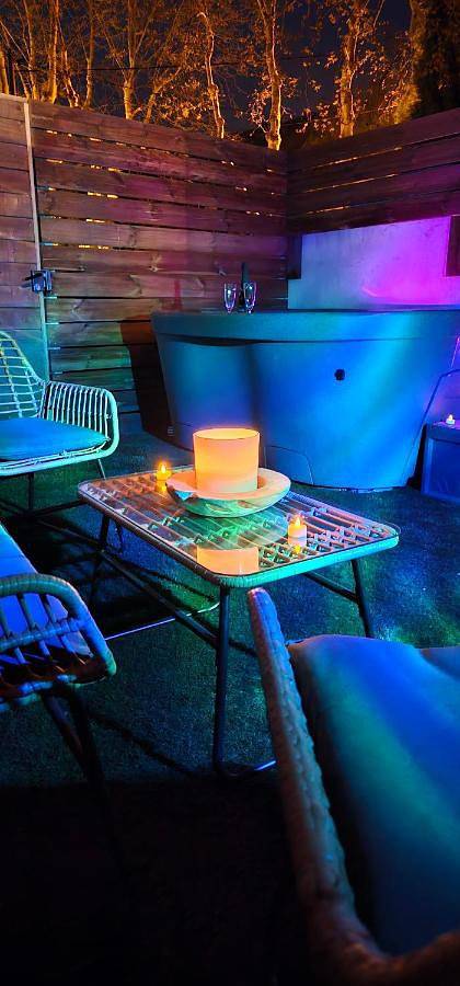 Appartement de vacances pour 2 personnes, avec Jacuzzi ainsi que Terrasse et Jardin à Allauch