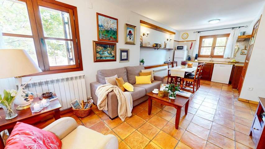 Casa rural para 4 personas, con Terraza además de Jardín y Vistas en Miravete de la Sierra