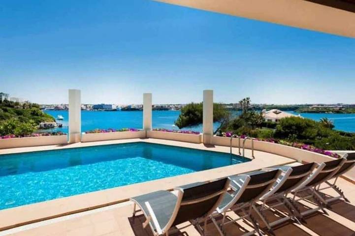 Villa Lantana - Luxe et style avec une vue unique sur le port de Mahón in Cala Llonga (Menorca), Mahón