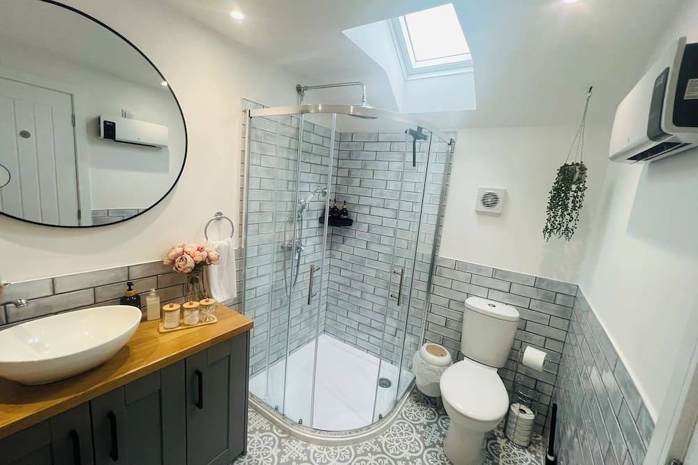 Couples Retreat in North Cumbria,w Logburner, Enclosed Terrace, Walks& Pub in North Pennines AONB
