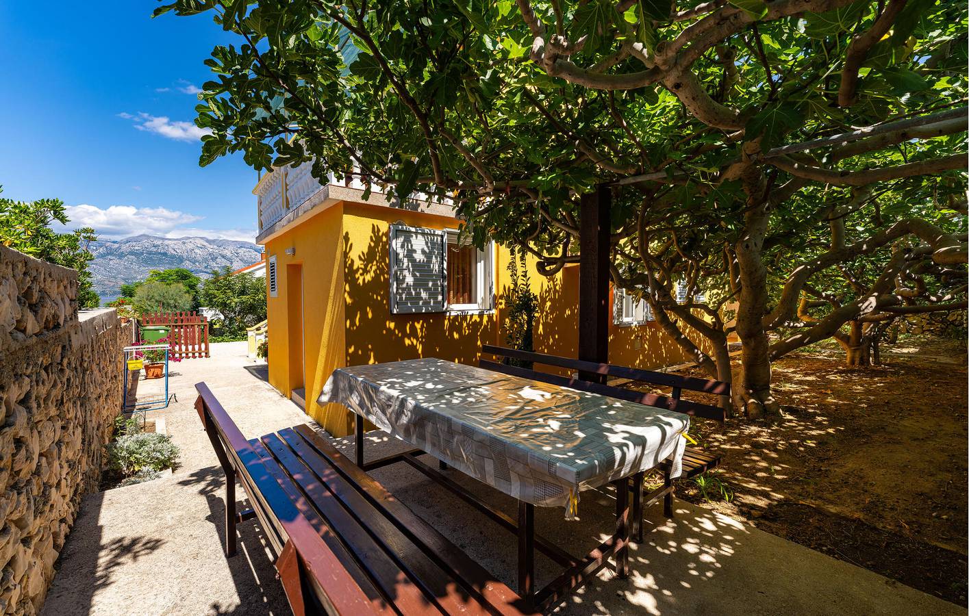 Ganze Ferienwohnung, Ferienwohnung für 4 Personen mit Terrasse in Razanac, Zadar