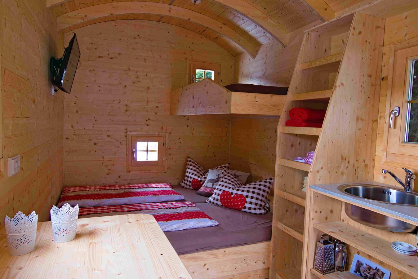 Ganze Wohnung, Ferienwohnung 'Schäferwagen' mit Bergblick, Gemeinschaftsgarten und Wi-Fi in Seelbach, Mittlerer Schwarzwald