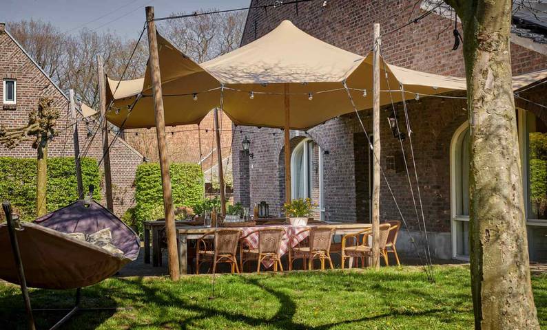 Ferienhaus für 18 Personen, mit Terrasse und Garten sowie Sauna in Baarlo