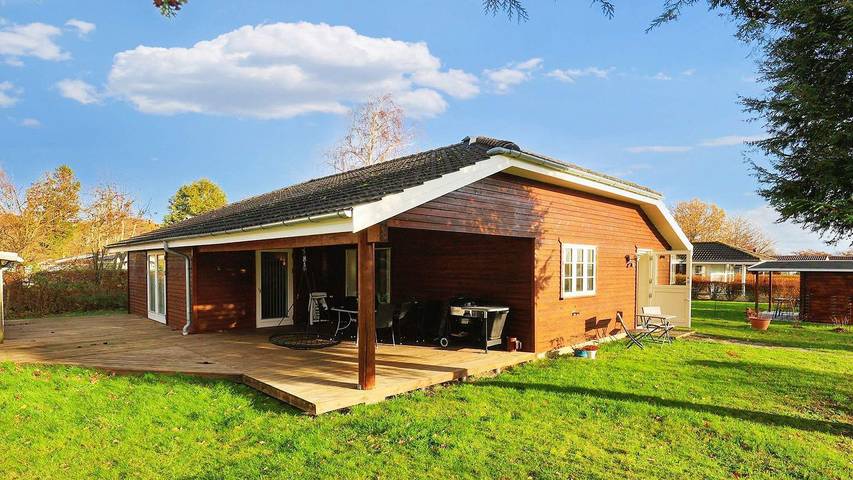 Ferienhaus für 6 Personen, mit Terrasse und Ausblick sowie Garten in Nysted