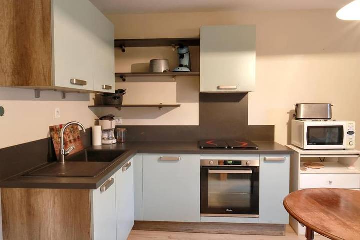 Gîte pour 3 personnes, avec balcon à Savignac-les-Ormeaux - 2