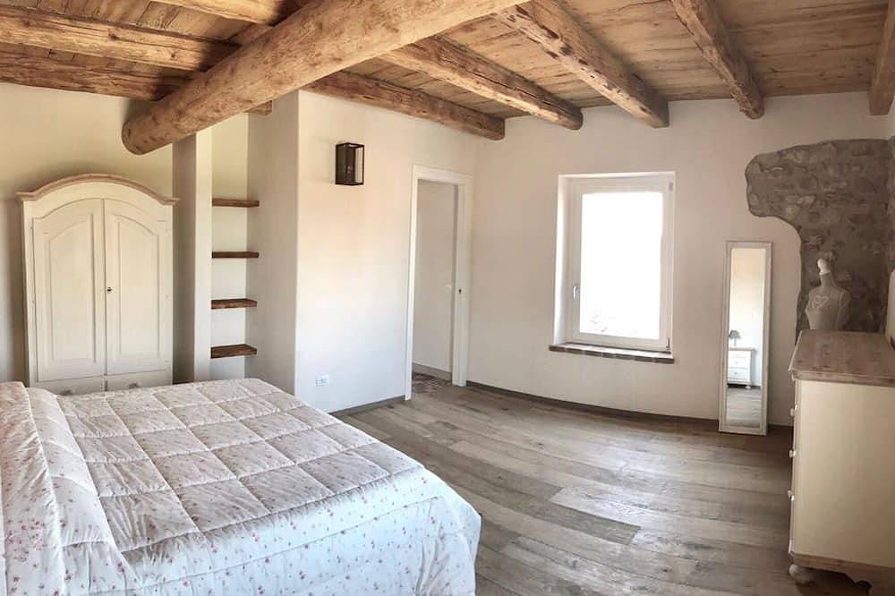 Landhaus mit schöner Aussicht auf den See und die Moränenhügel in Ponti sul Mincio, Gardasee